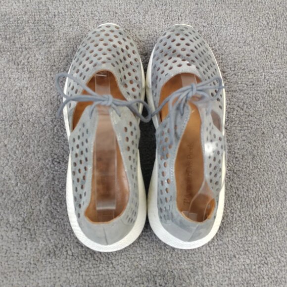 Stylish Gray Leather Women's Sandals - Picture 5 of 10